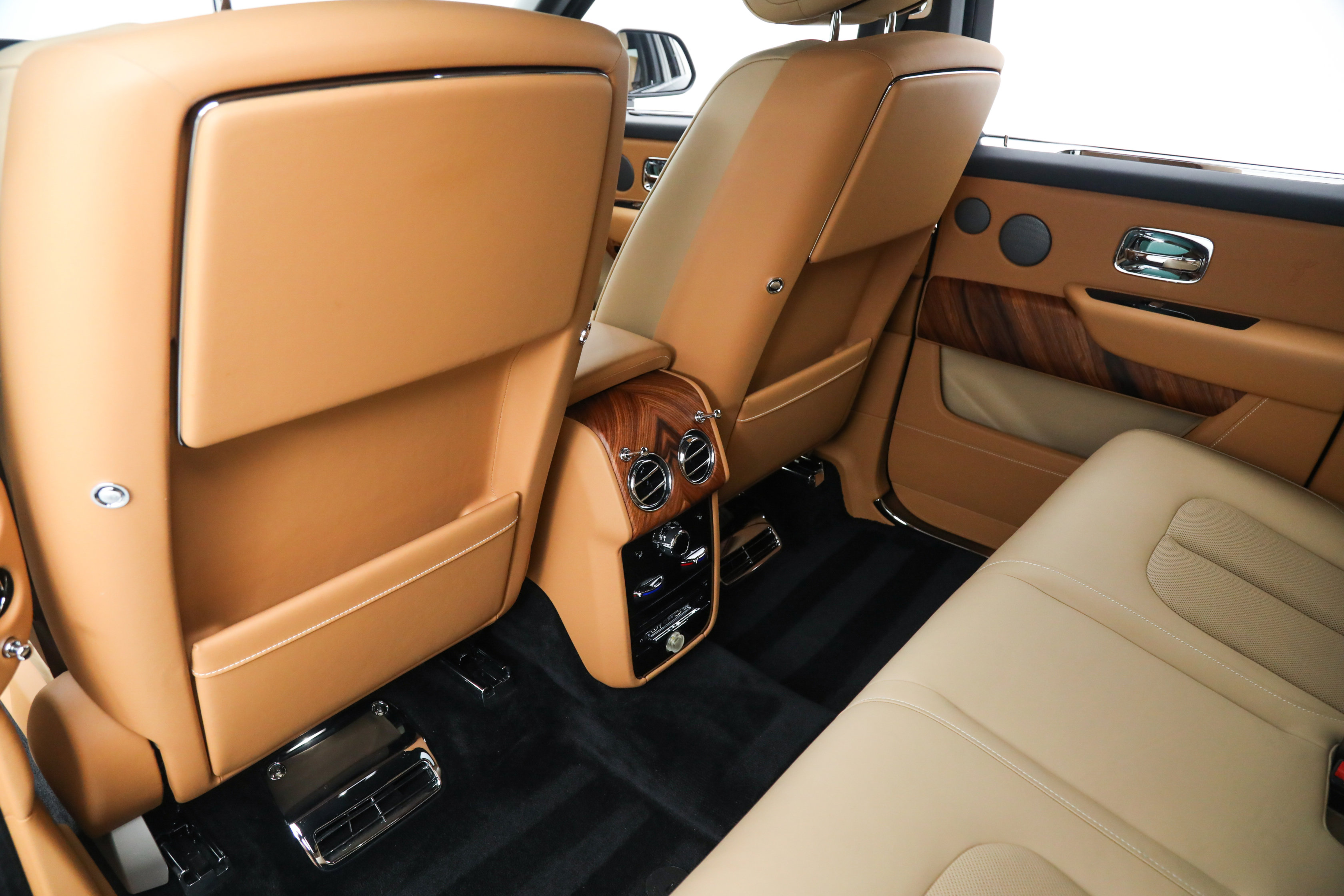 Used 2022 Rolls-Royce Cullinan image 26