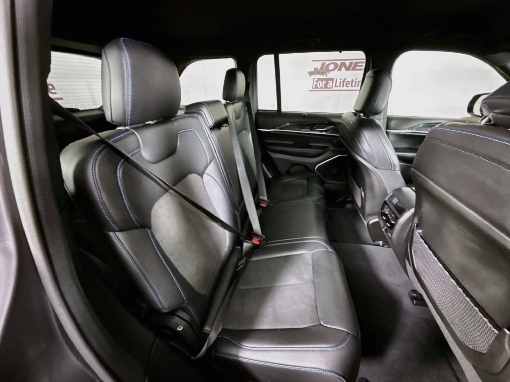 Used 2024 Jeep Grand Cherokee Trailhawk w/ Luxury Tech Group III AWD/4WD image 33