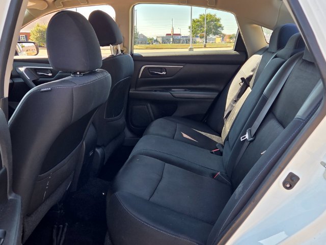 Used 2017 Nissan Altima 2.5 SR w/ Midnight Edition Package FWD image 6