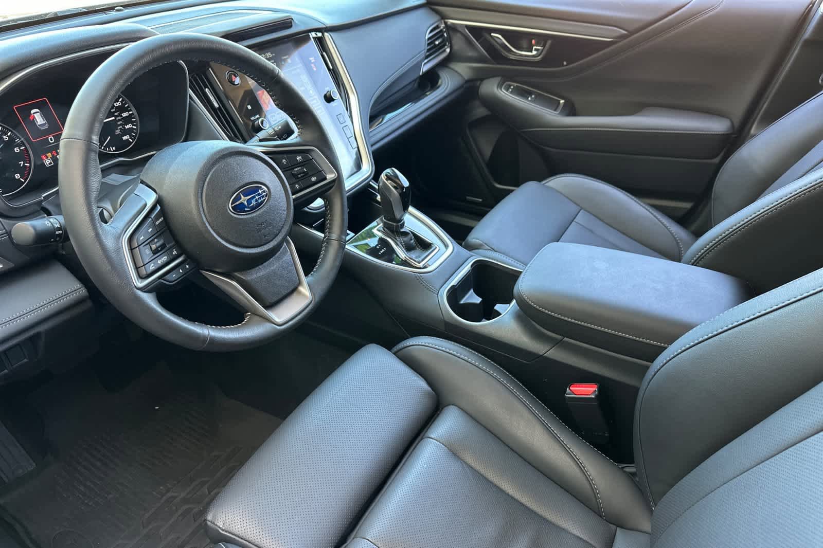 Used 2025 Subaru Outback Limited w/ Popular Package #2 AWD/4WD image 9