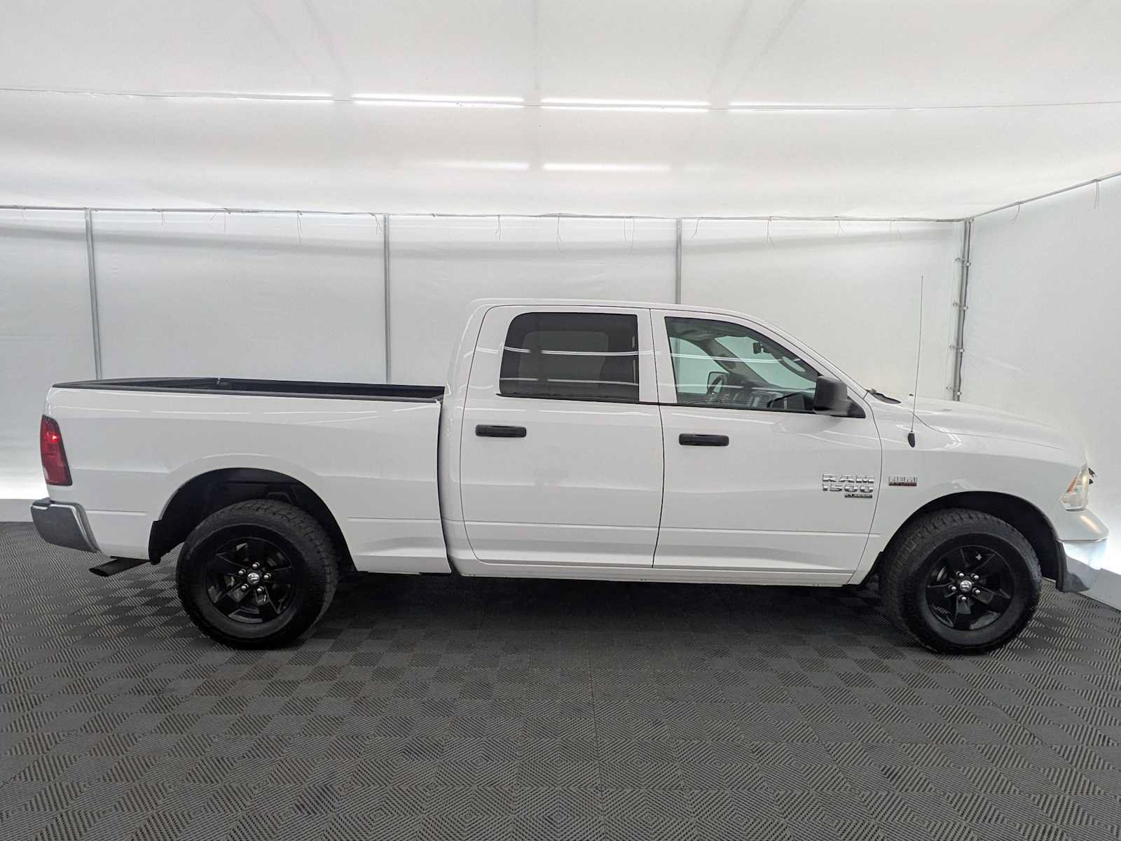 Used 2022 RAM 1500 Classic SLT w/ Protection Group AWD/4WD image 7