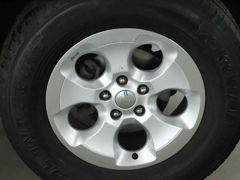 Used 2013 Jeep Wrangler Unlimited Sahara w/ Connectivity Group image 10