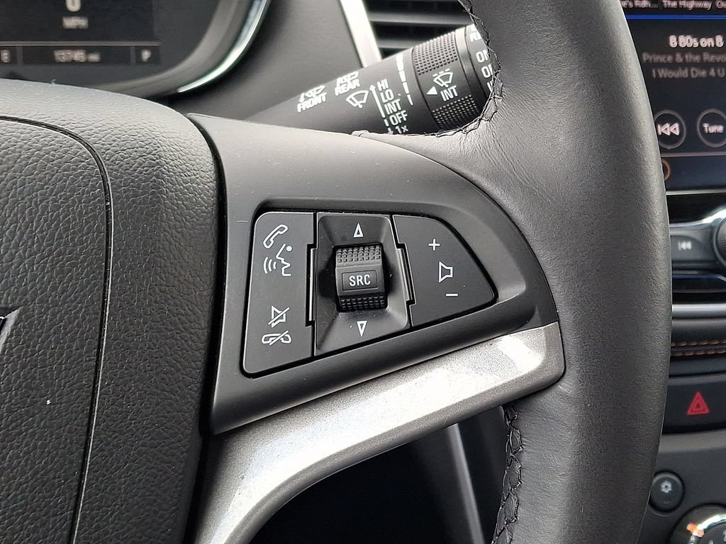 Used 2022 Chevrolet Trax LT w/ LT Convenience Package AWD/4WD image 23