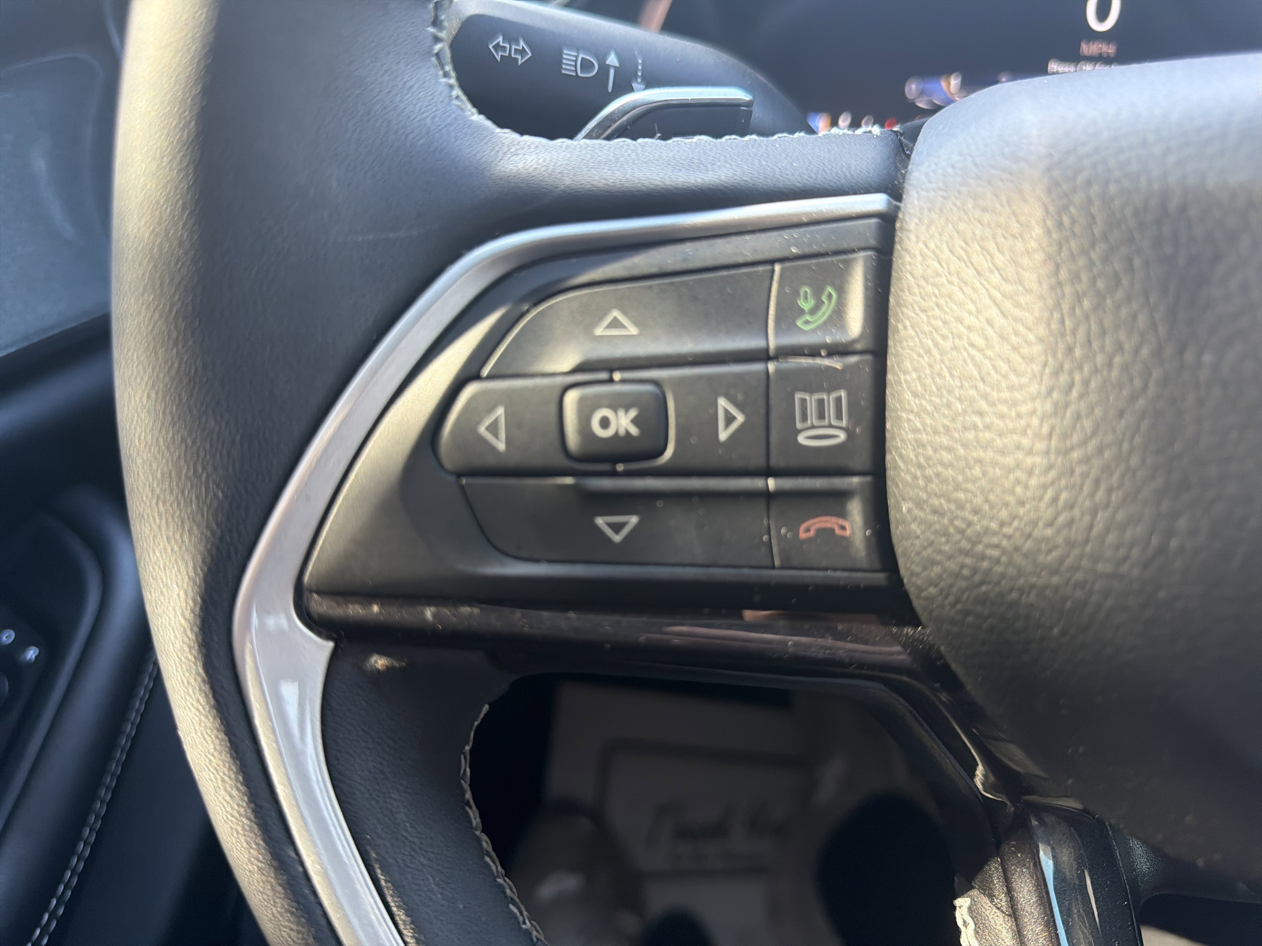 Used 2023 Jeep Grand Cherokee Altitude image 19