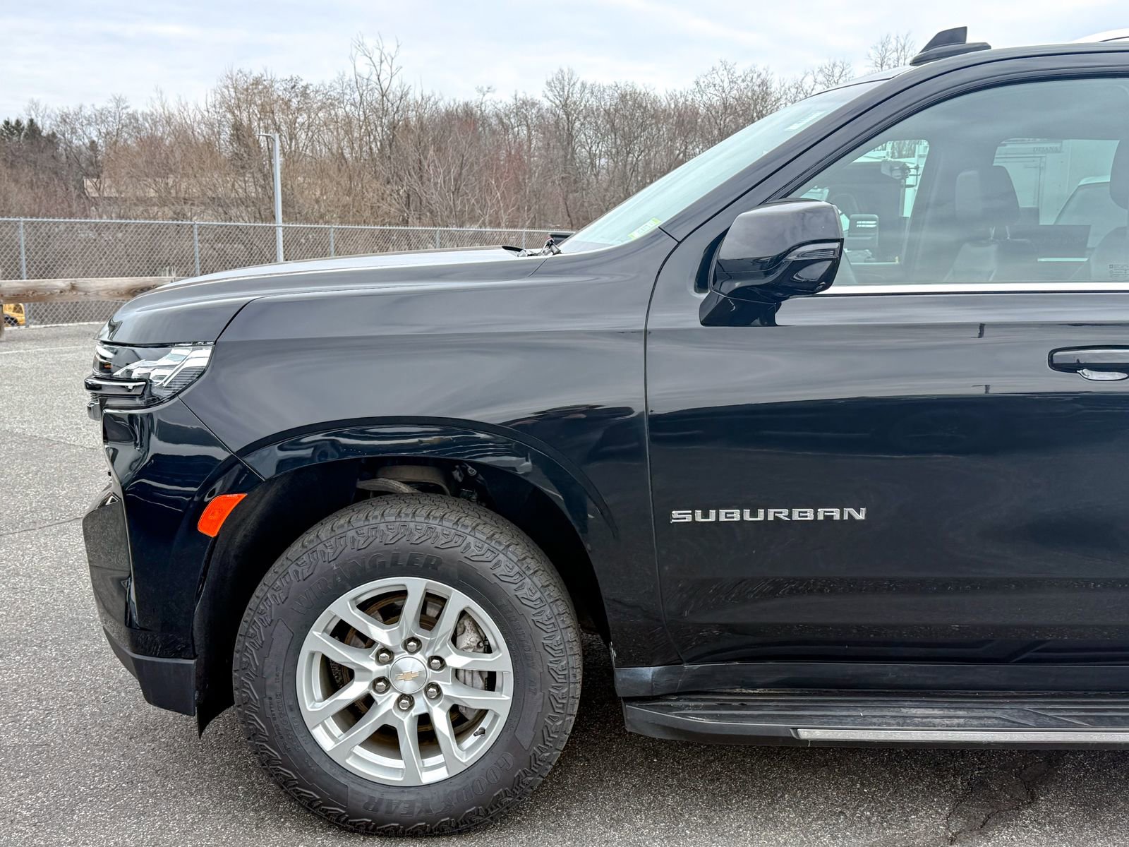 Certified 2022 Chevrolet Suburban LT w/ Luxury Package image 9