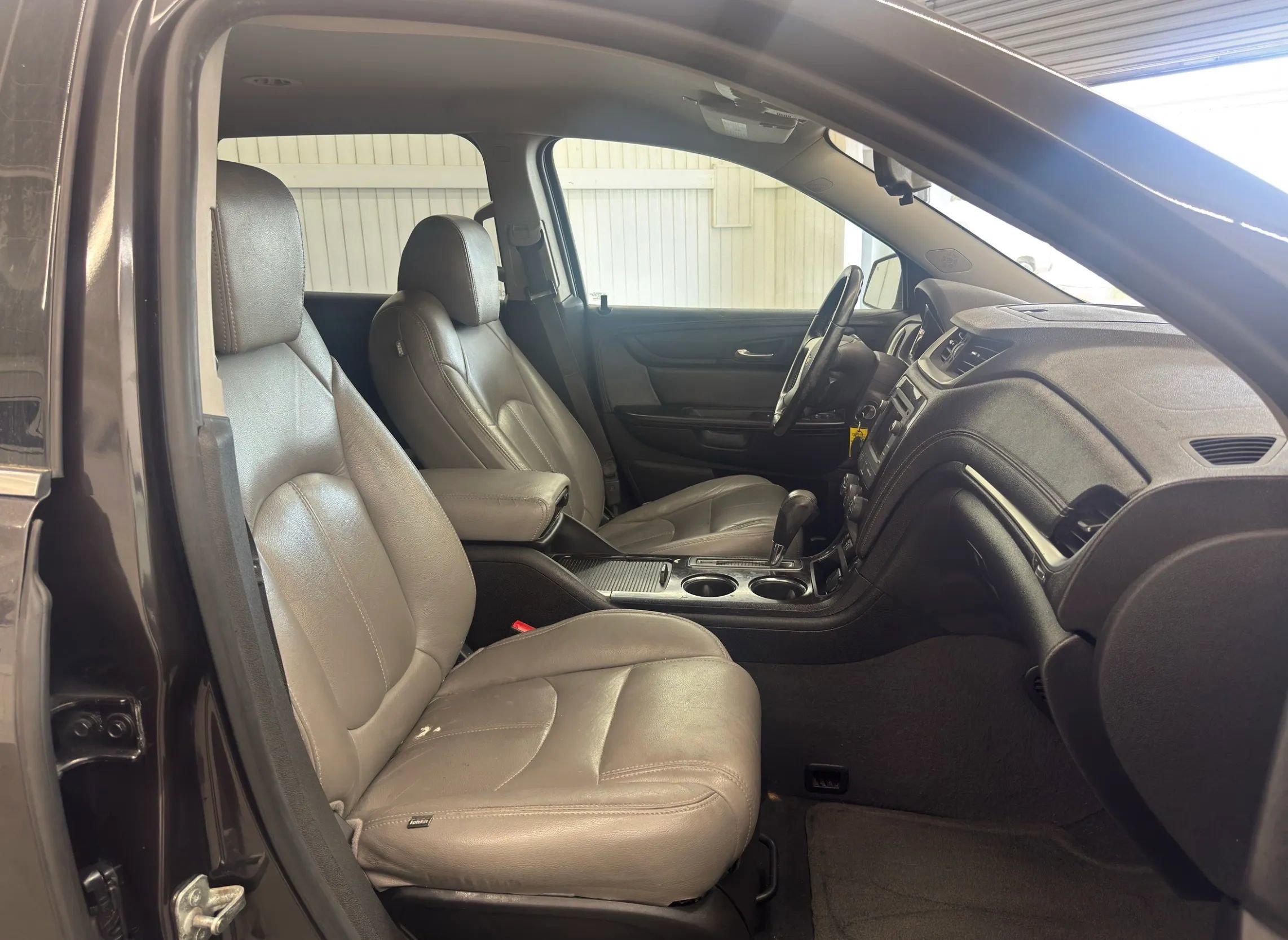 Used 2017 Chevrolet Traverse LT w/ Style and Technology Package image 10