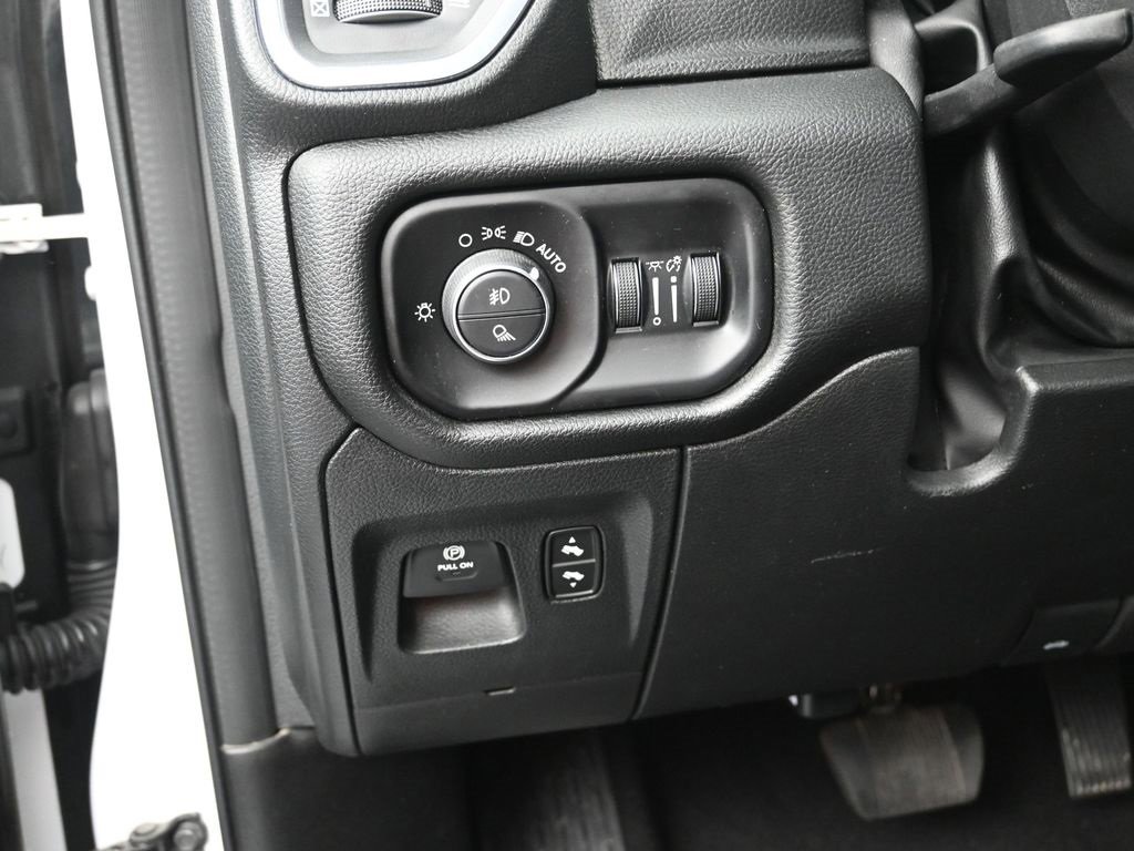 Used 2025 RAM 1500 Laramie image 11