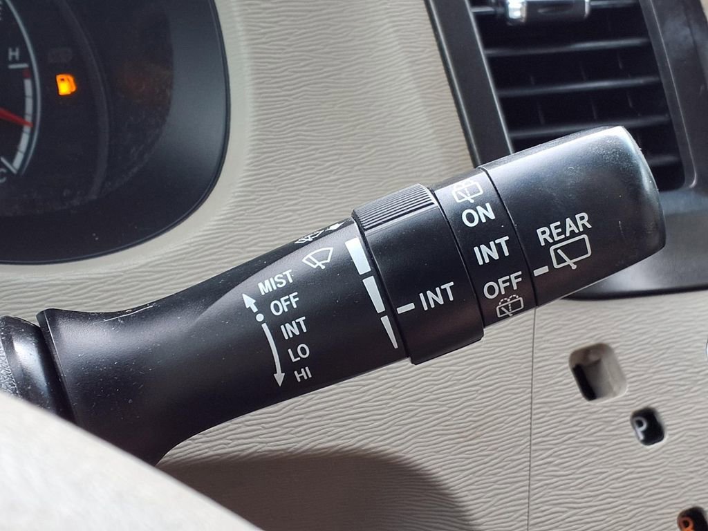 Used 2014 Toyota Sienna LE FWD image 25