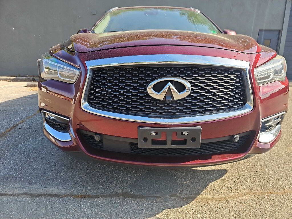 Used 2019 INFINITI QX60 Luxe w/ Sensory Package AWD/4WD image 3