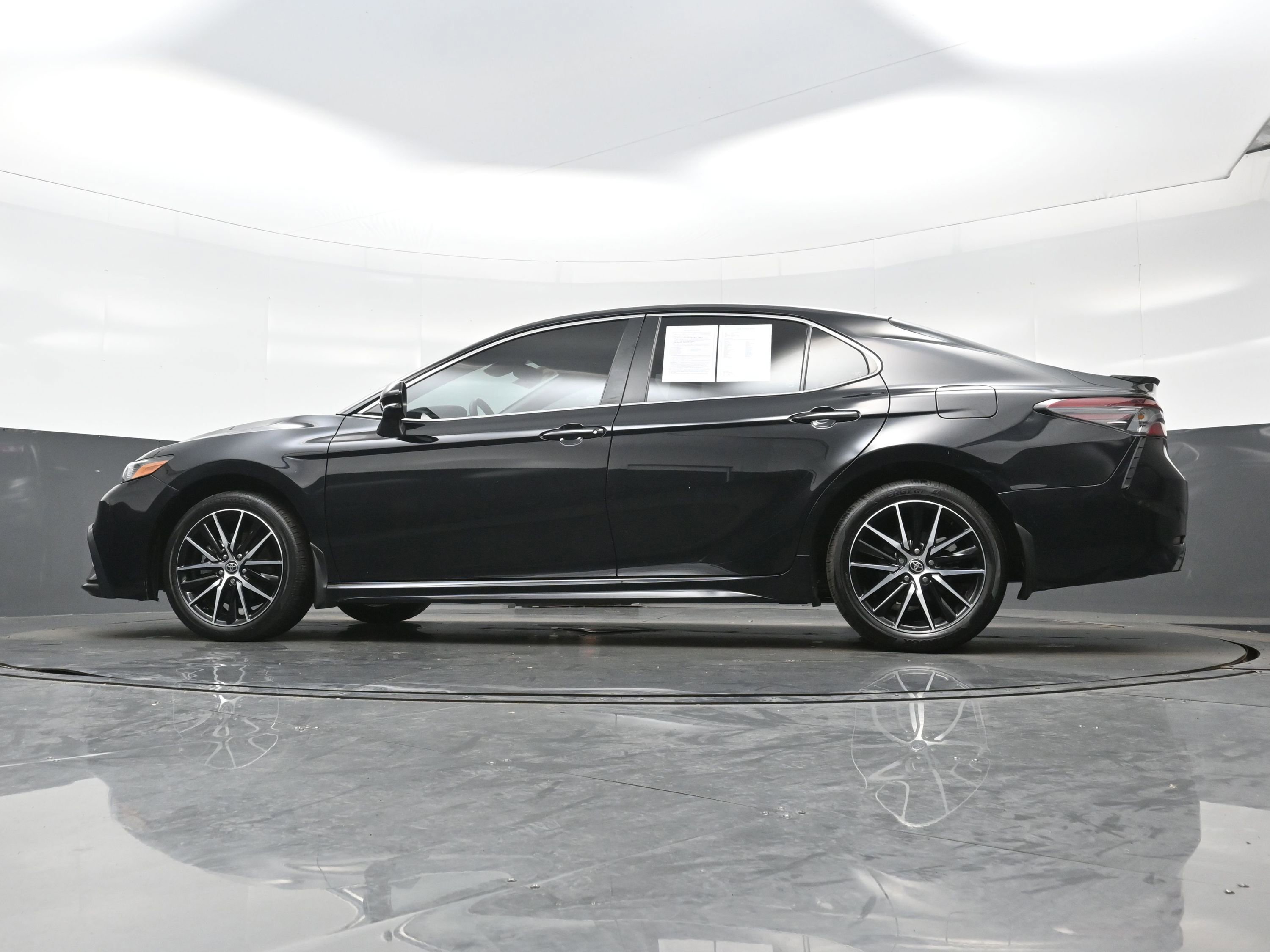 Used 2024 Toyota Camry SE FWD image 27
