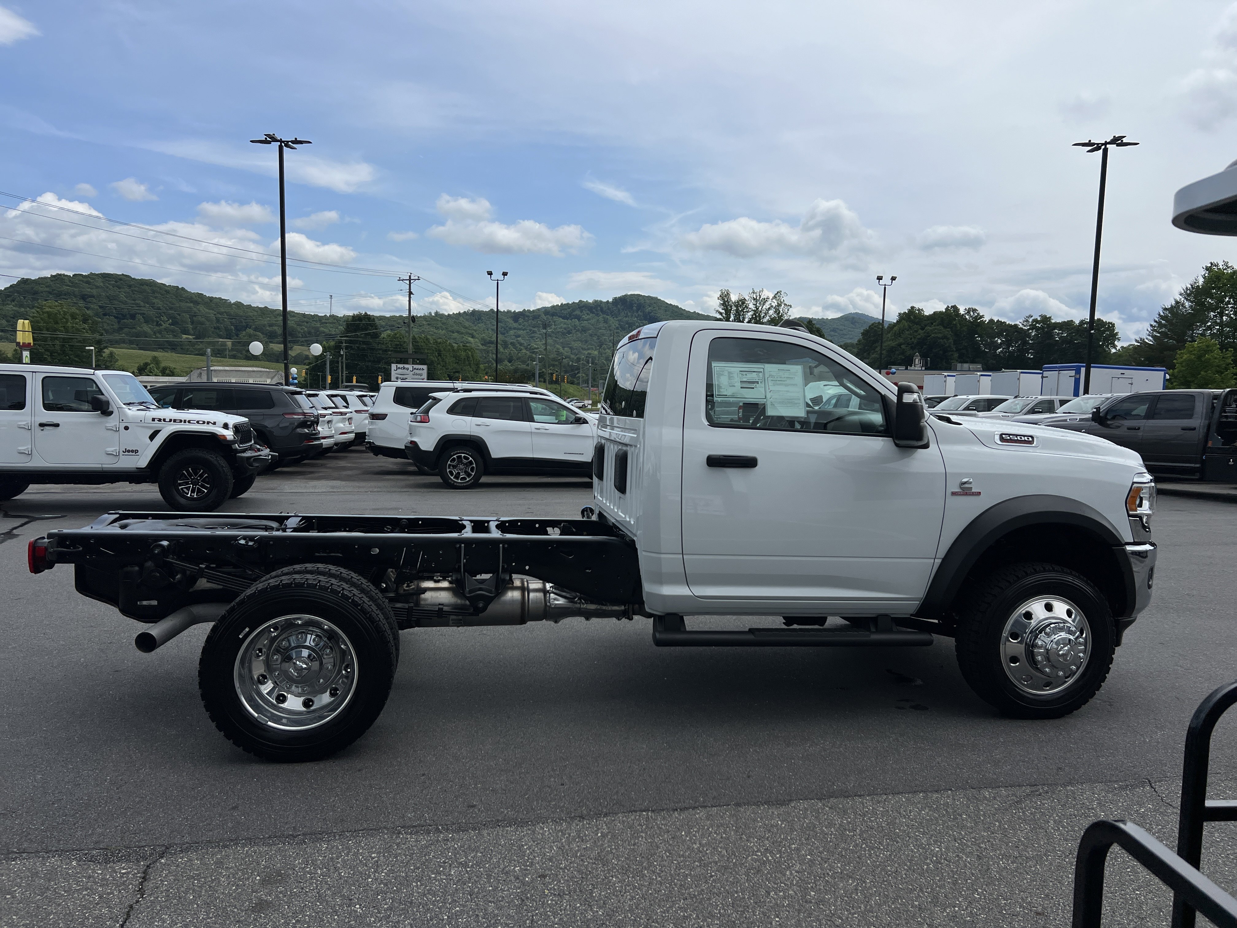 Used 2024 RAM 5500 Tradesman AWD/4WD image 3