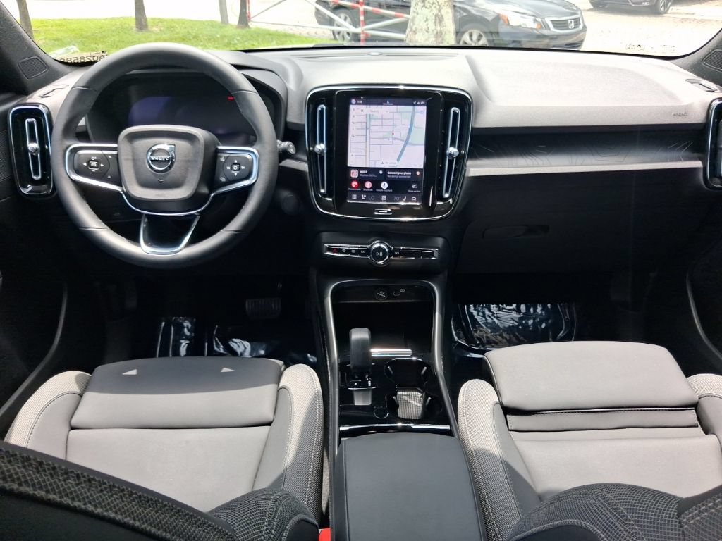 Certified 2023 Volvo XC40 Recharge Core AWD/4WD image 8