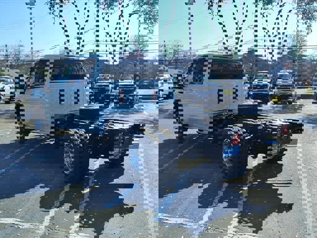 New 2026 Chevrolet Silverado 3500 LT image 9