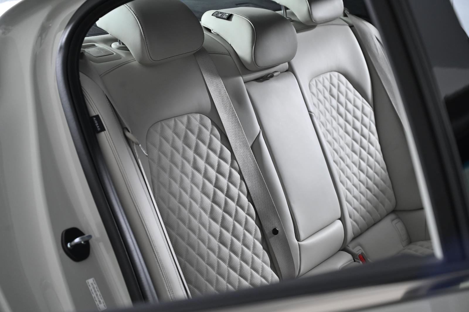 Used 2024 Genesis G70 3.3T Advanced w/ Sport Prestige Package image 33