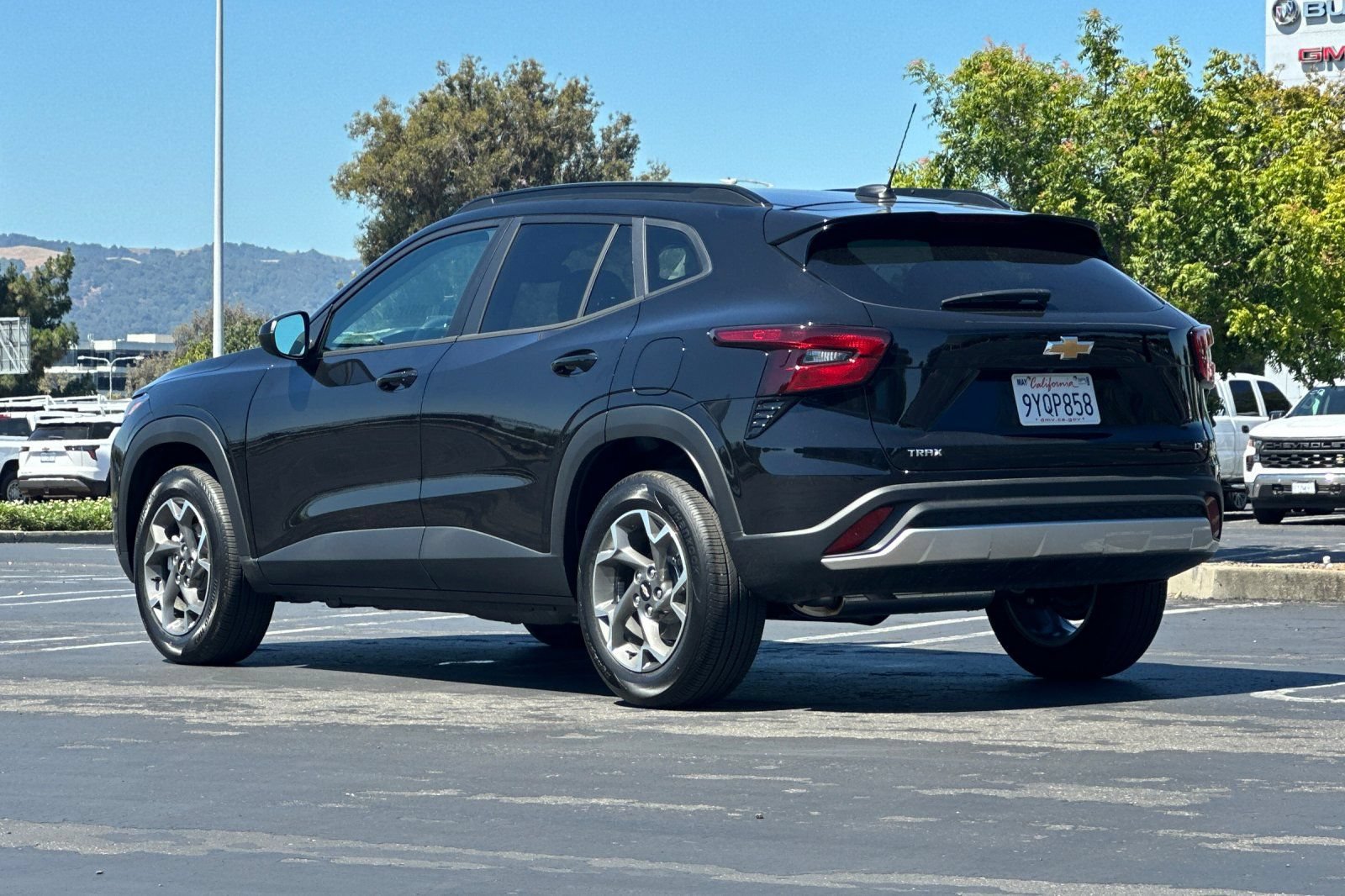 Used 2026 Chevrolet Trax LT FWD image 6
