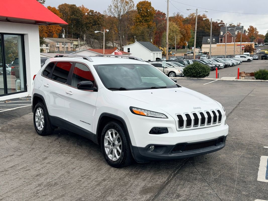 Used 2017 Jeep Cherokee Latitude image 8