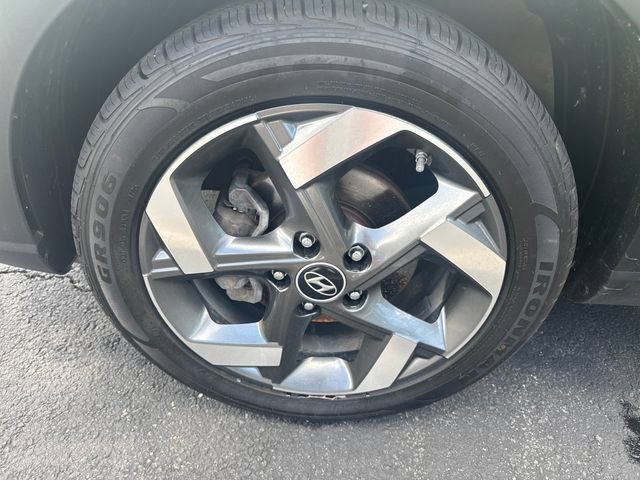 Used 2021 Hyundai Venue SEL FWD image 18