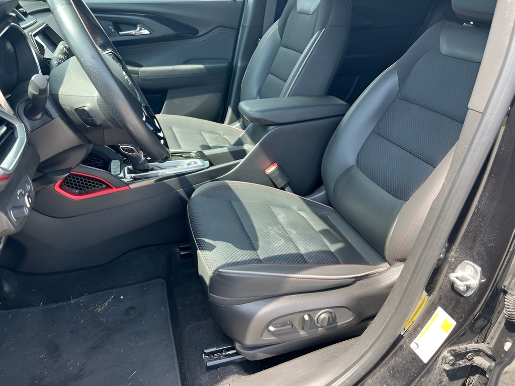 Used 2021 Chevrolet TrailBlazer RS w/ Convenience Package FWD image 14