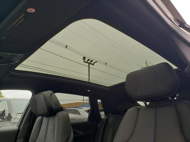 New 2025 Cadillac Lyriq Luxury w/ LPO, Floor Liner Package image 22