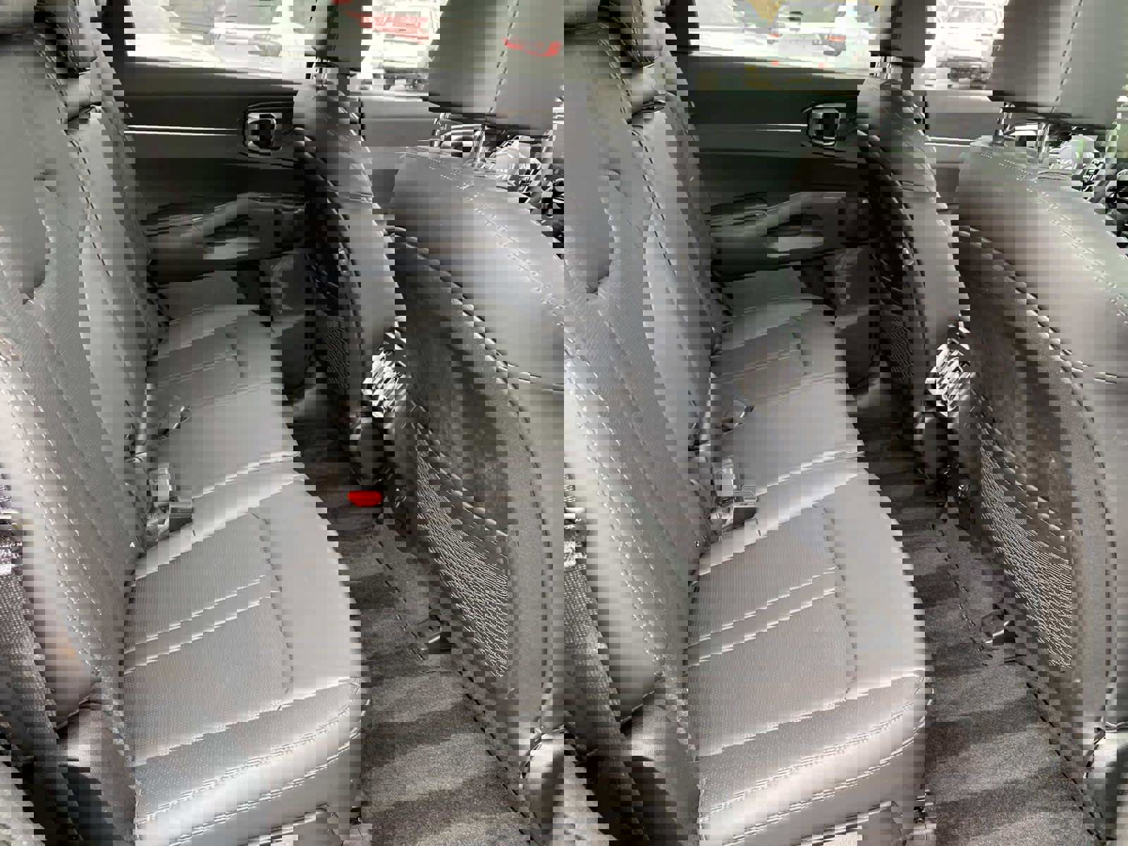 Used 2024 Kia Sorento S image 24