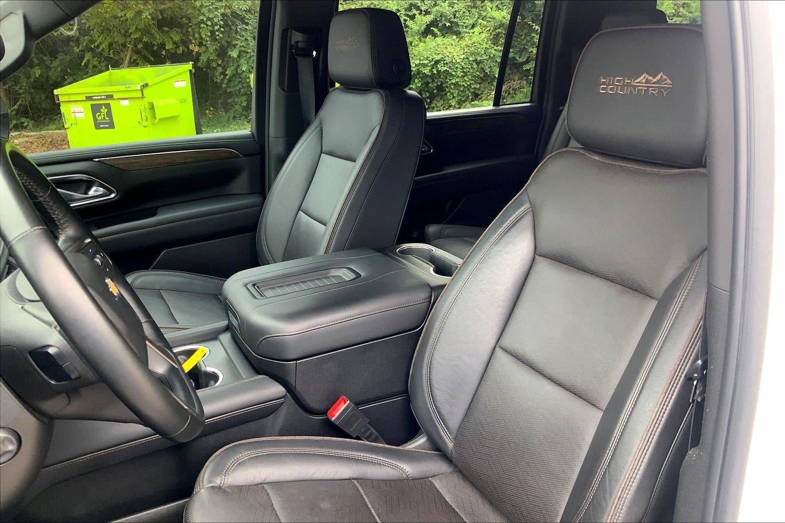 Used 2023 Chevrolet Suburban High Country w/ Premium Package AWD/4WD image 23