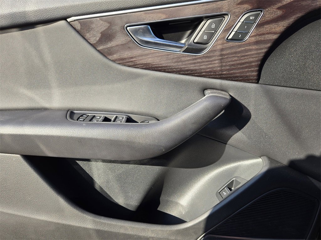 Used 2022 Audi Q8 Premium Plus image 26