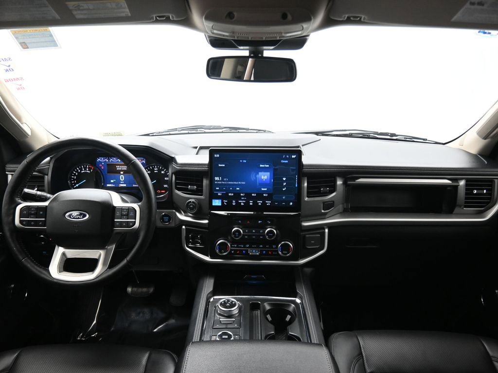 Used 2024 Ford Expedition XLT image 14