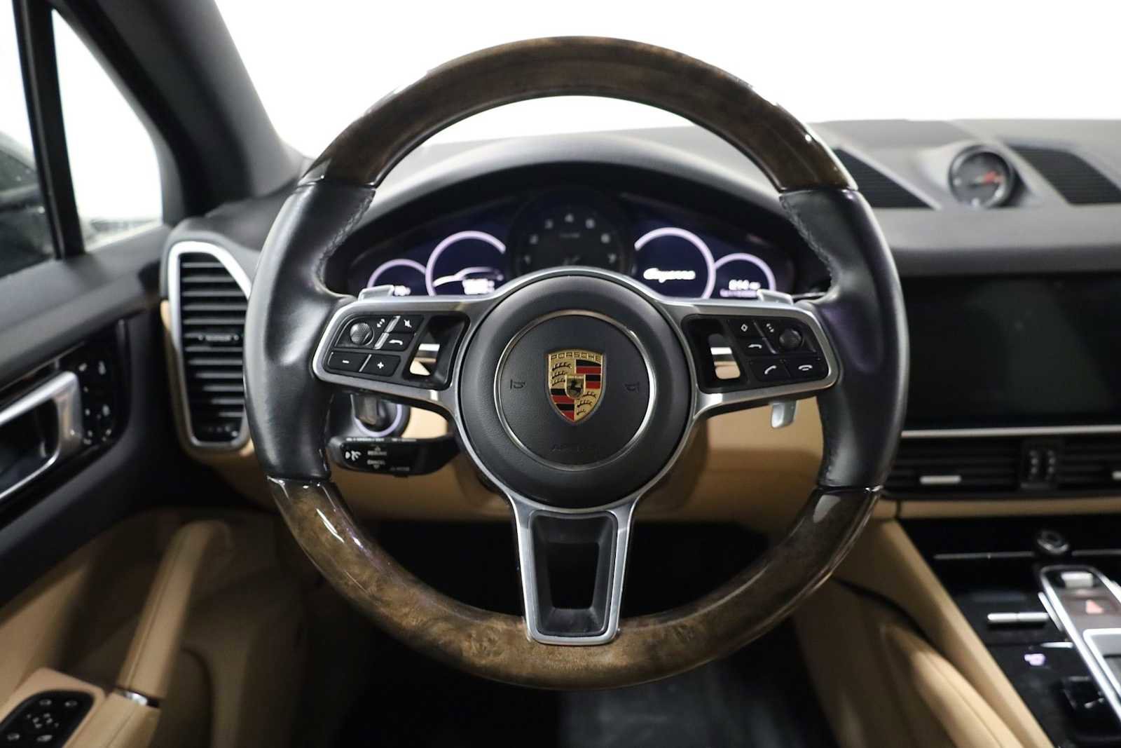 Used 2019 Porsche Cayenne image 25
