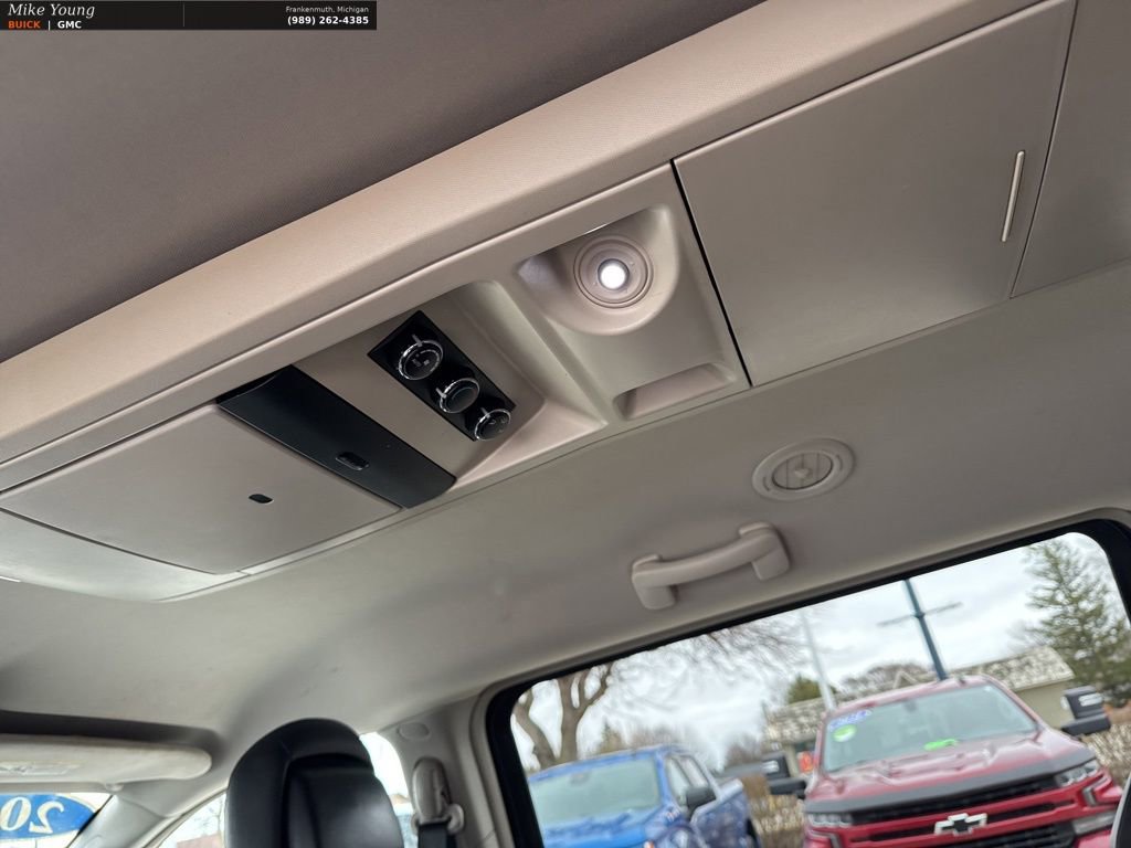 Used 2013 Chrysler Town & Country Touring image 31