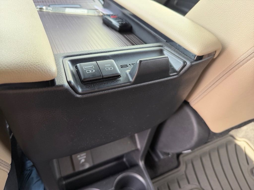 Used 2023 Toyota Sienna XLE w/ XLE Plus Package FWD image 28