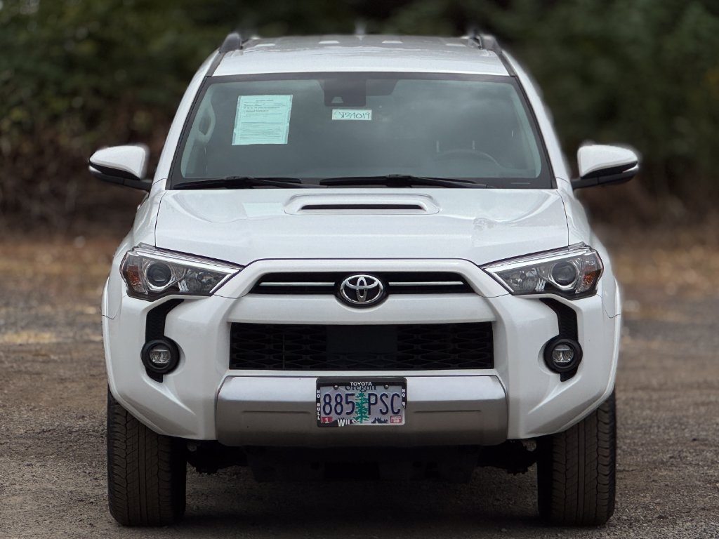 Used 2024 Toyota 4Runner TRD Off-Road Premium AWD/4WD image 2