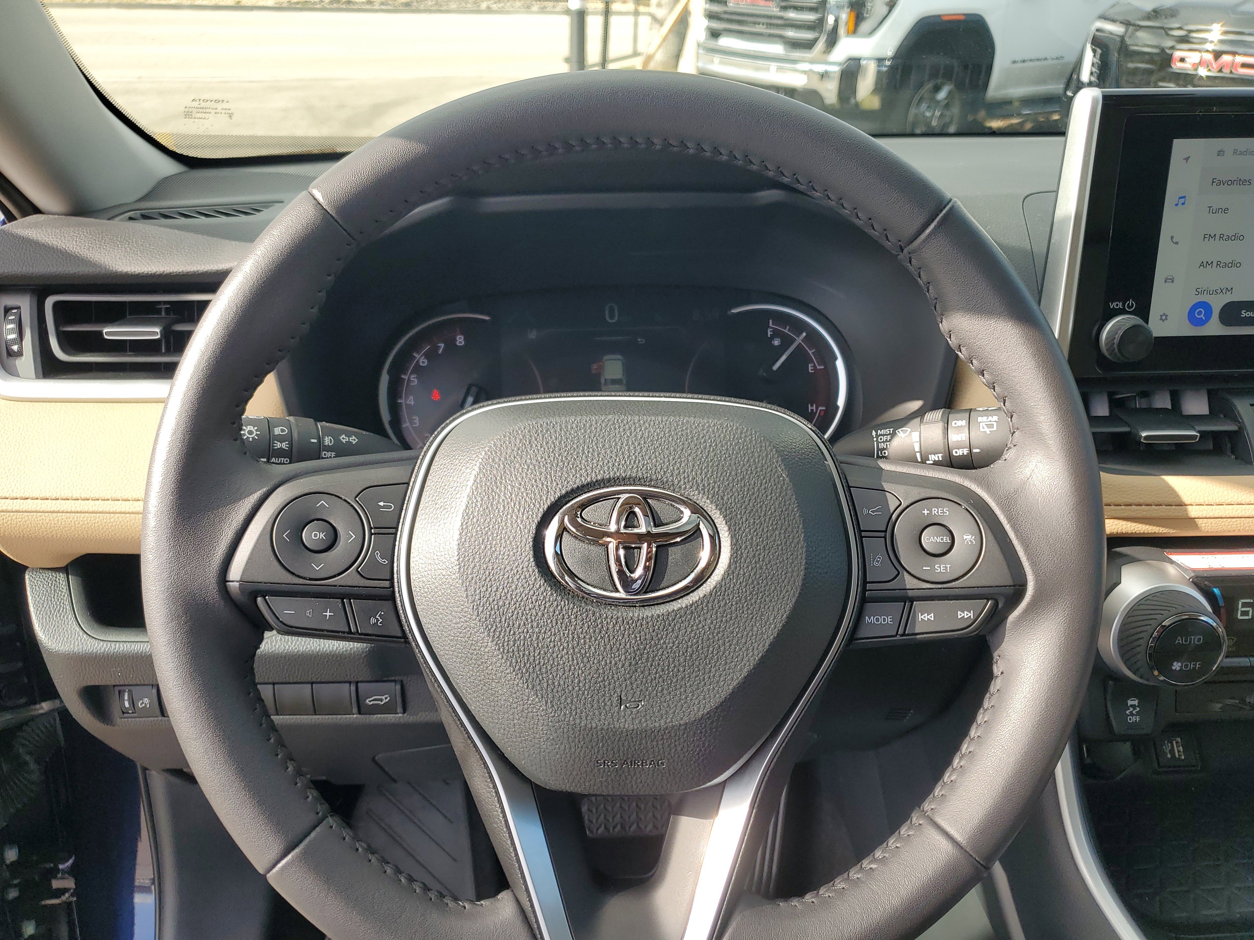 Used 2025 Toyota RAV4 XLE Premium image 21