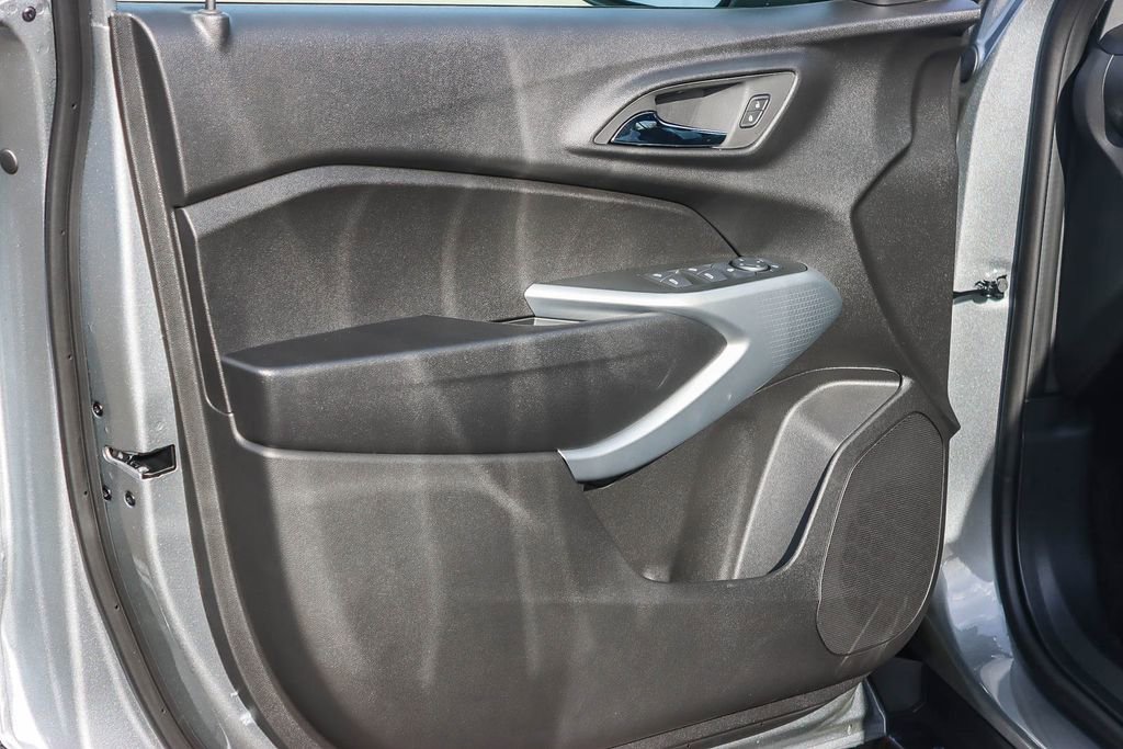 New 2026 Chevrolet Trax RS image 19