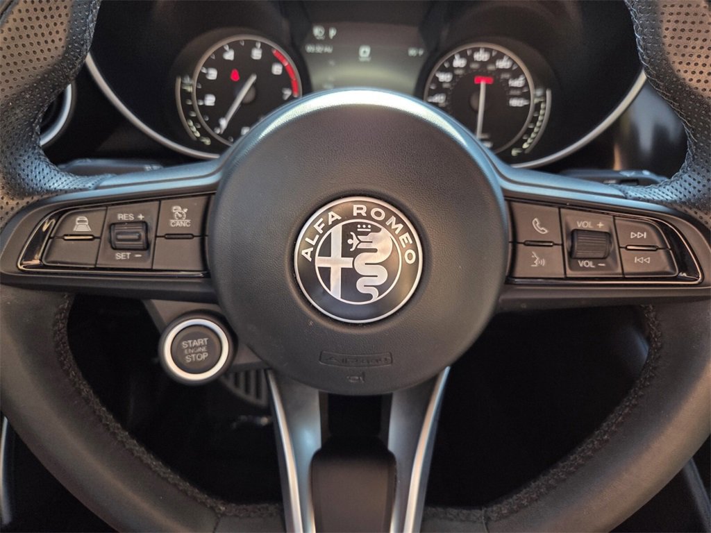 Used 2022 Alfa Romeo Giulia Ti image 32