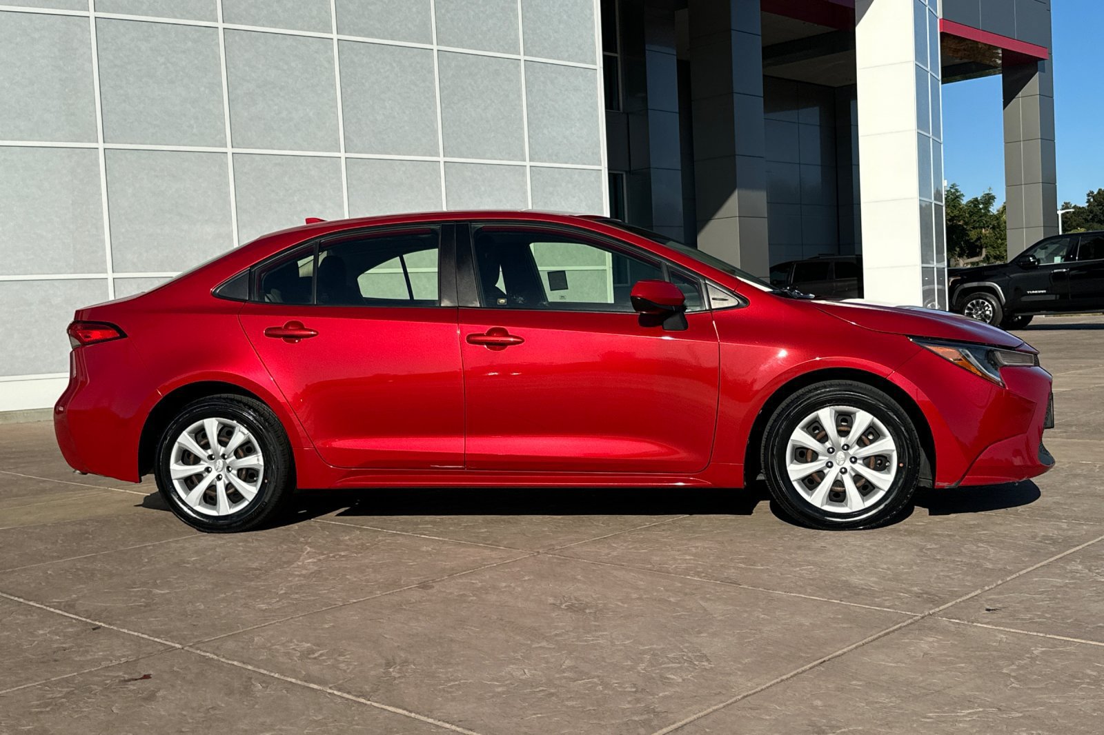 Certified 2020 Toyota Corolla LE FWD image 3
