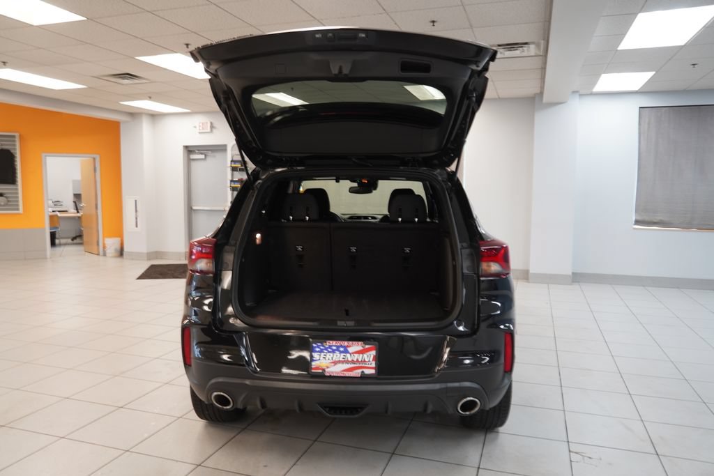 Certified 2023 Chevrolet TrailBlazer RS w/ Convenience Package AWD/4WD image 9