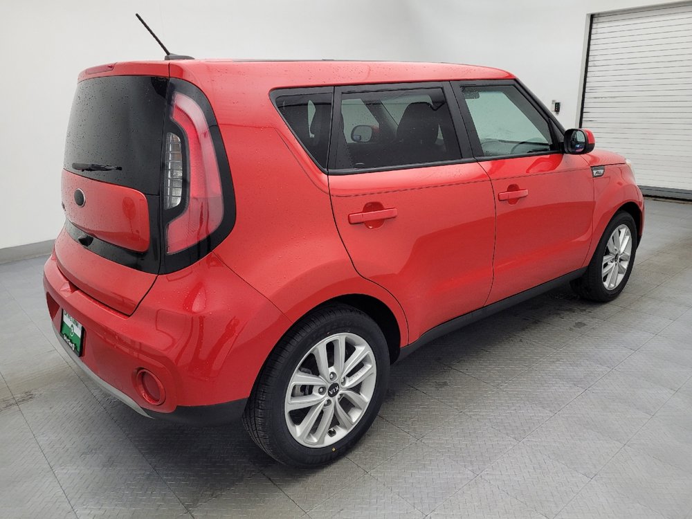 Used 2019 Kia Soul + image 10