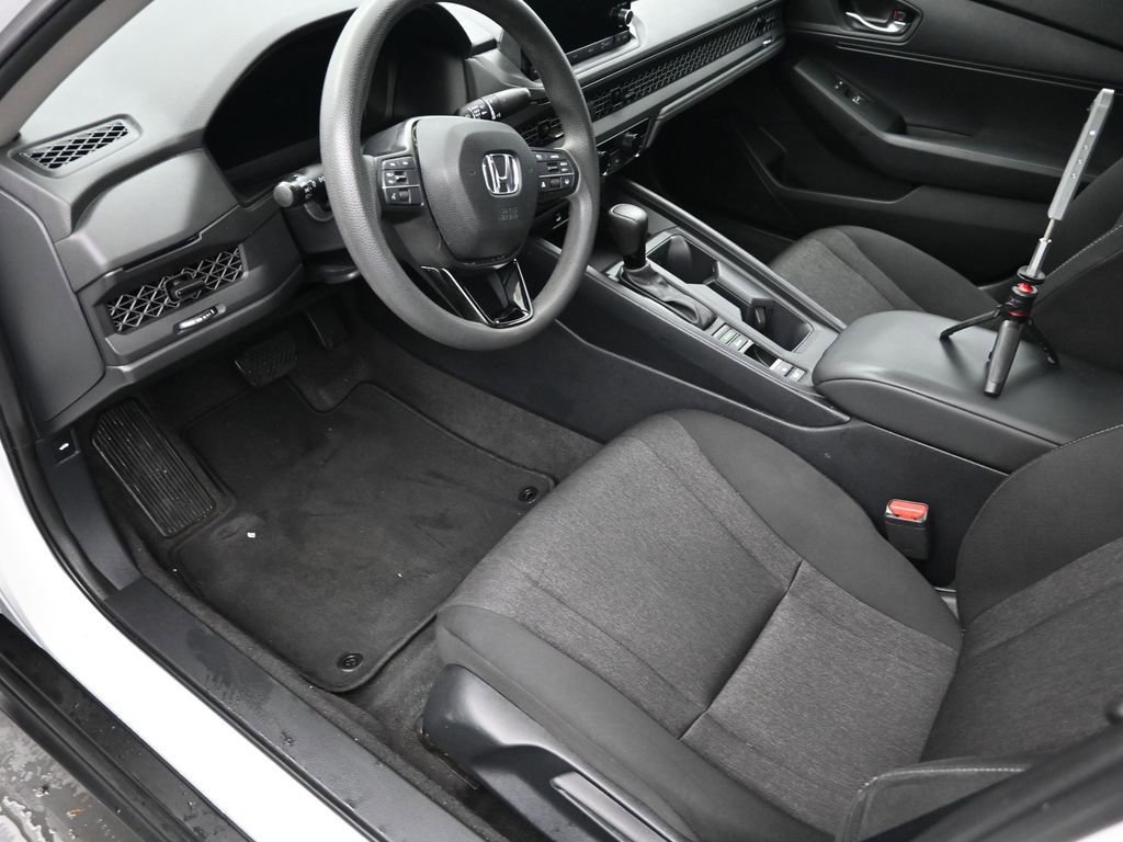 Used 2023 Honda Accord LX image 10