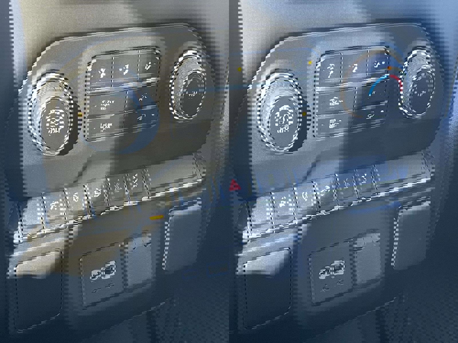 Used 2023 Chevrolet Silverado 1500 Custom image 34