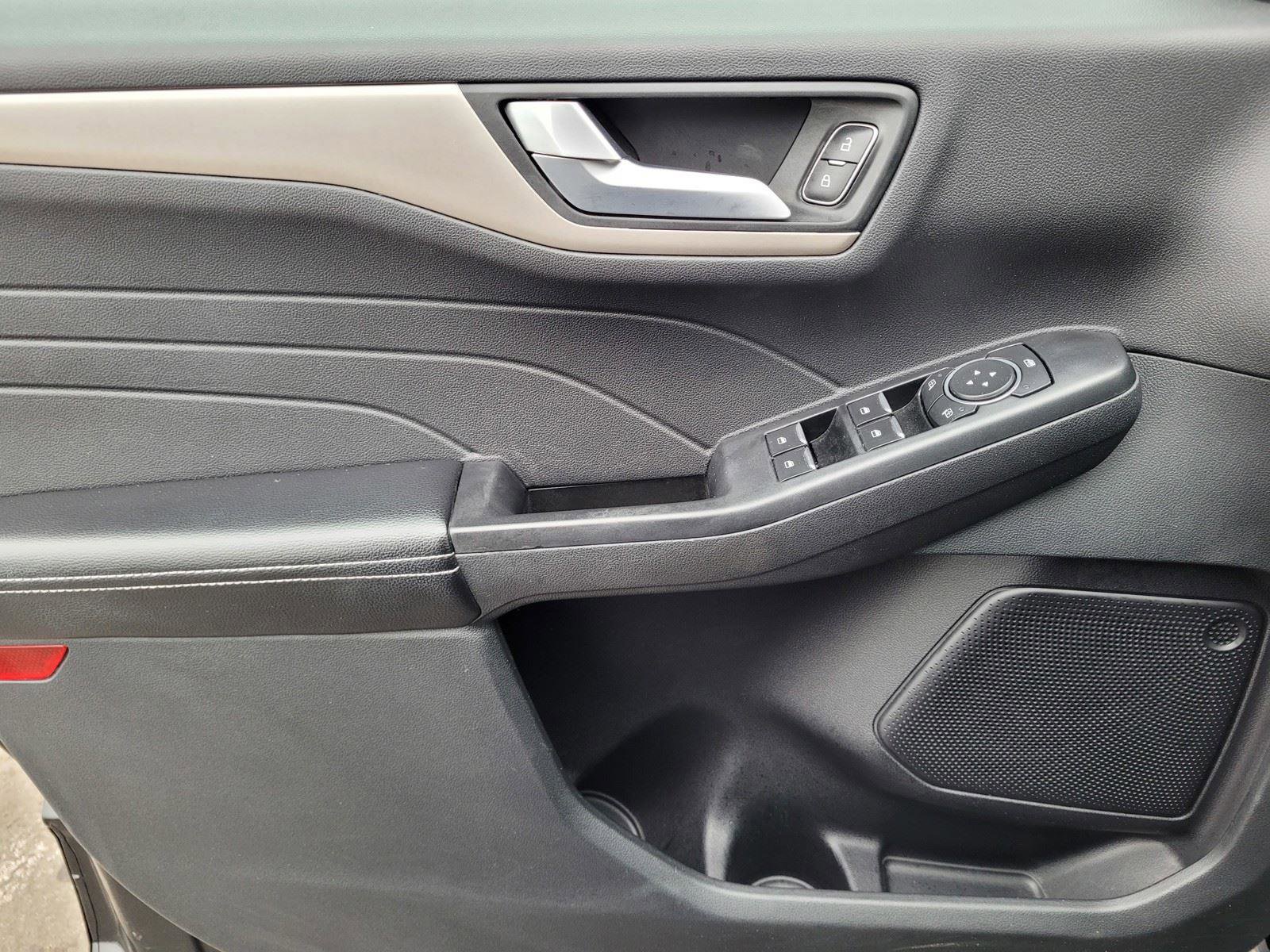 Used 2022 Ford Escape SEL image 23