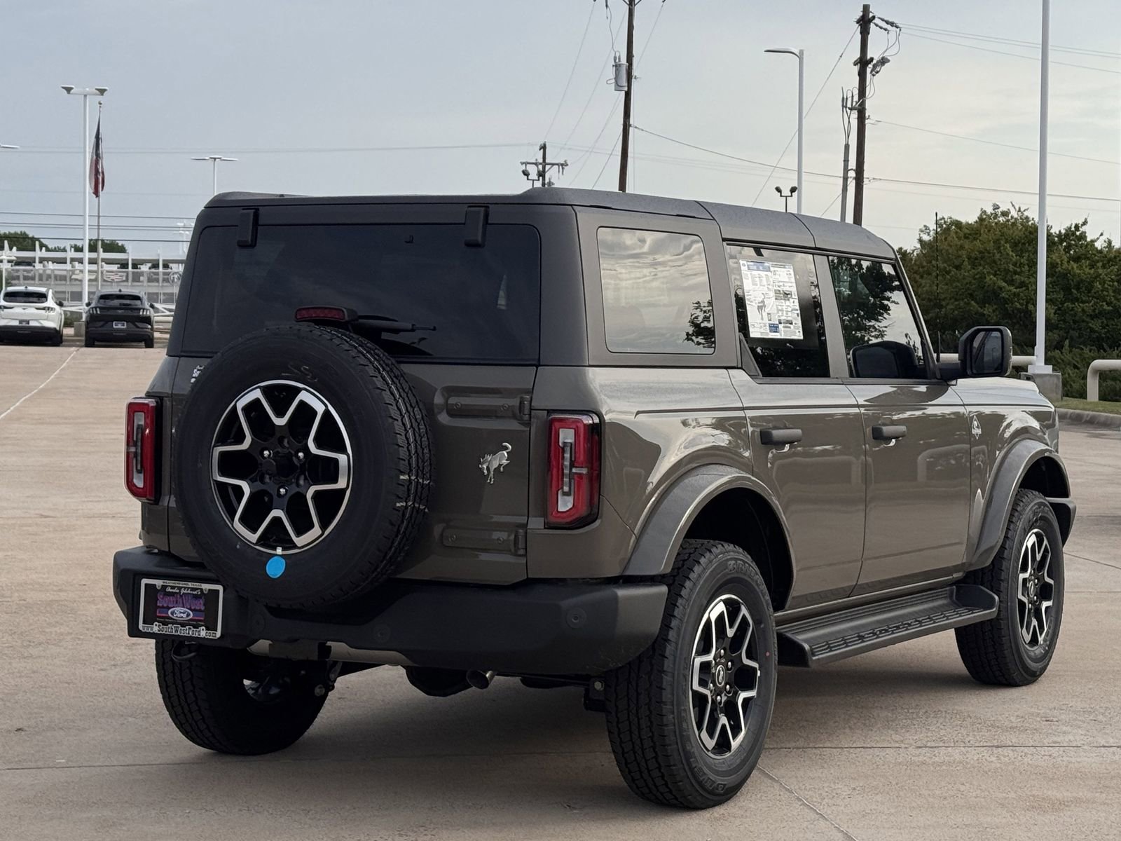 New 2026 Ford Bronco Outer Banks image 4