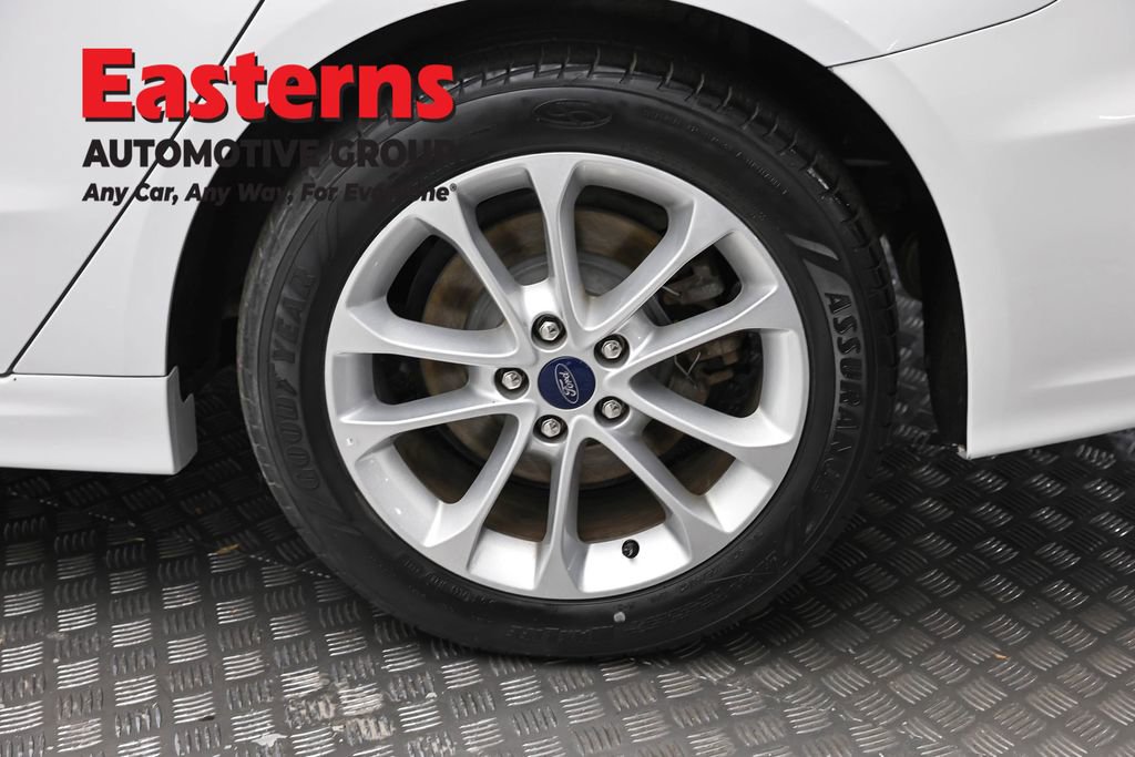 Used 2020 Ford Fusion SE FWD image 8
