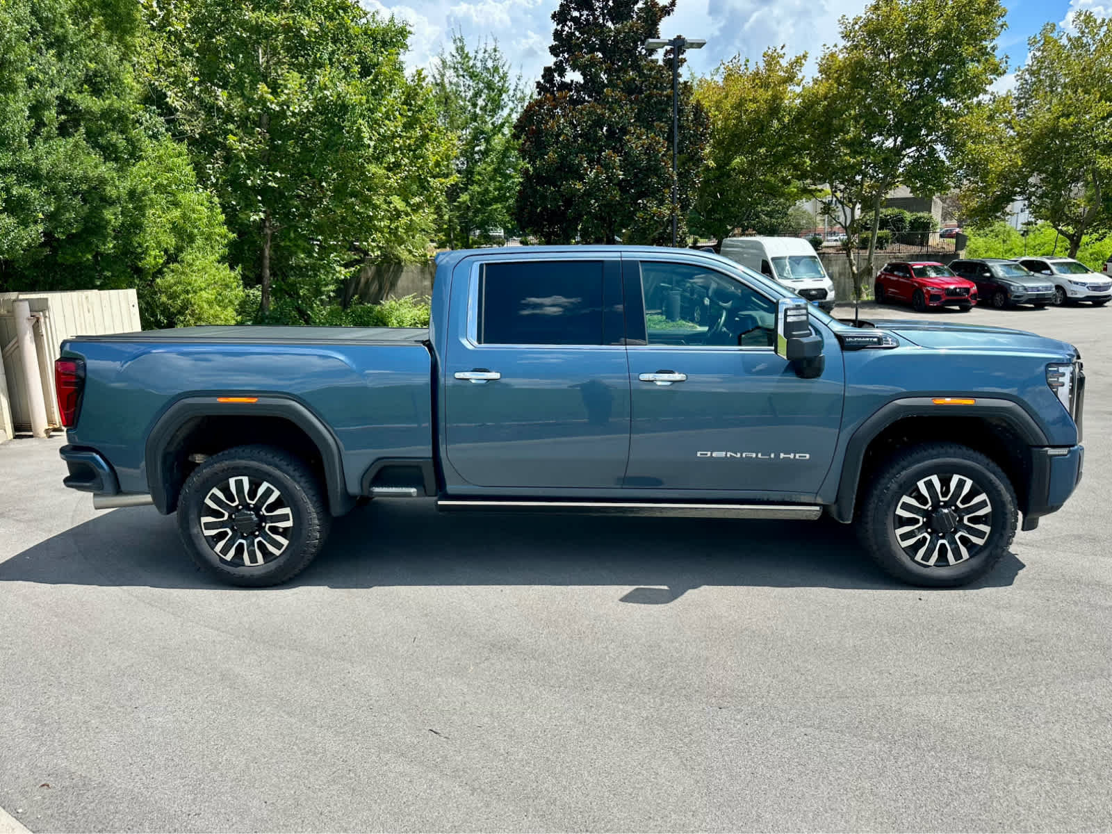 Used 2025 GMC Sierra 2500 Denali Ultimate AWD/4WD image 4