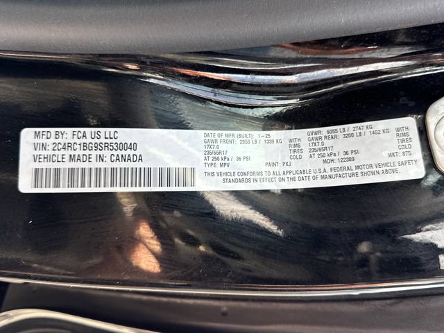 Used 2025 Chrysler Pacifica Select FWD image 34
