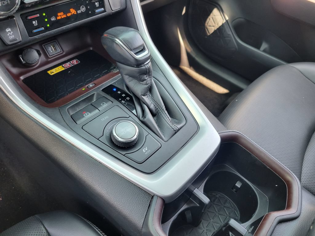 Used 2024 Toyota RAV4 Limited w/ Advanced Technology Package AWD/4WD image 15