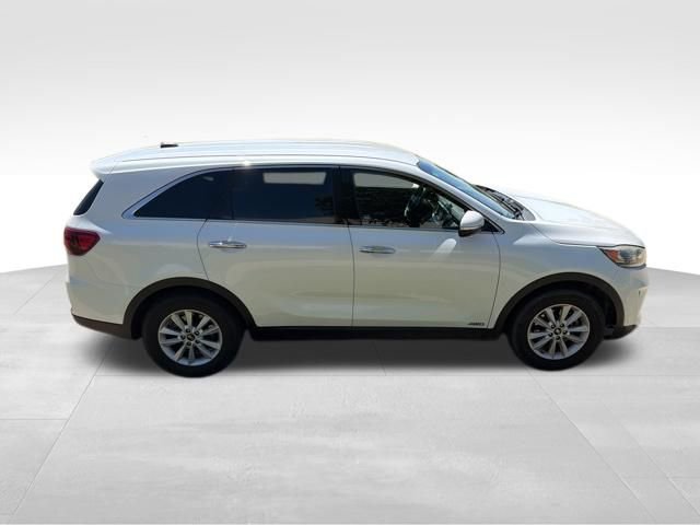 Used 2019 Kia Sorento AWD V6 image 2
