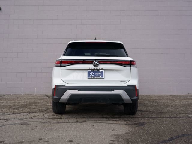 Used 2025 Volkswagen Tiguan S w/ 18" Wheel Package image 6