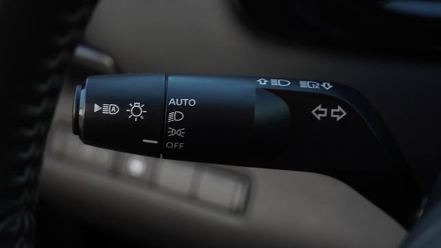 Used 2024 Nissan Pathfinder SV image 32