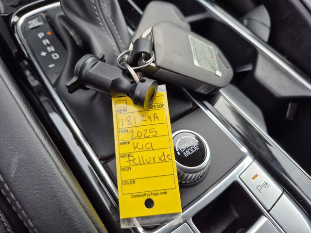 Used 2025 Kia Telluride EX w/ EX Captain's Chair Package image 27
