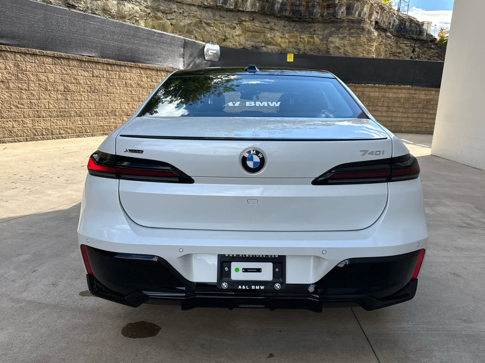 Used 2026 BMW 740i xDrive w/ Premium Package image 4